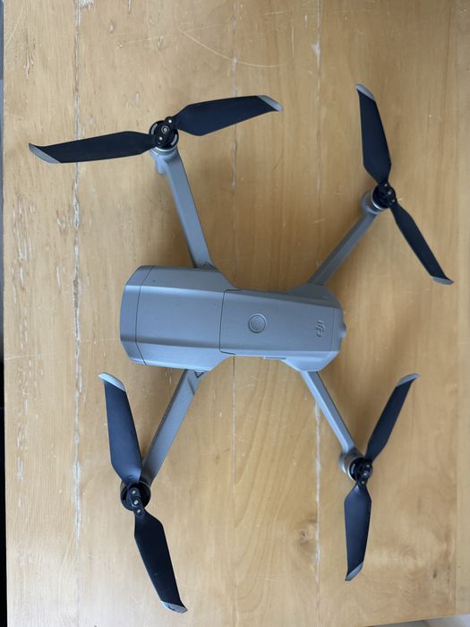 DJI mavic air 2 dron