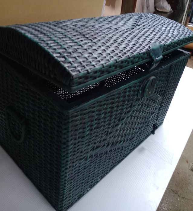 Baú Rústico Antigo / Arca em Verga