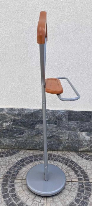 Cabideiro de Pé em Metal e Madeira