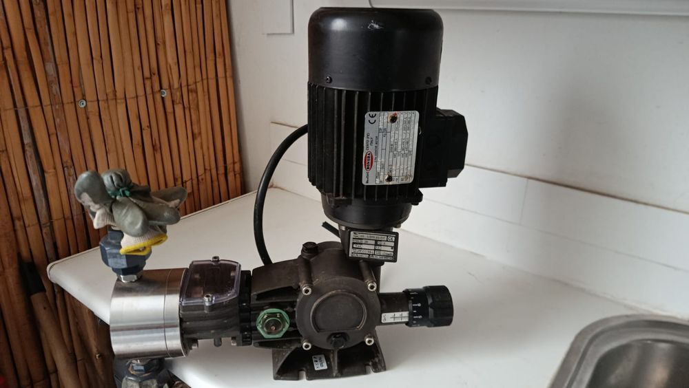 Vendo Bomba de rega usada muito pouco impecável  300€