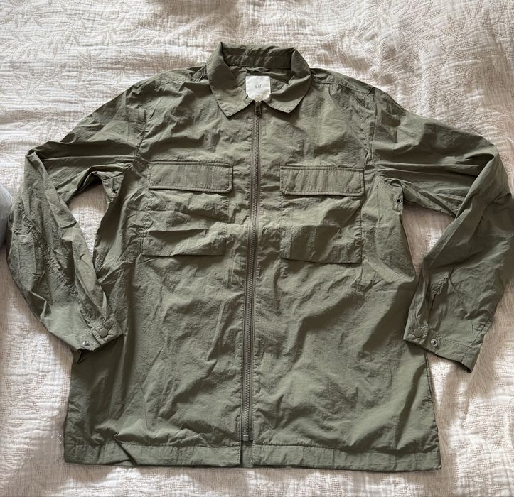 Corta vento estilo militar novo