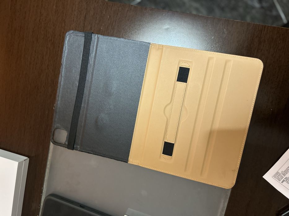 Capa Oduio em Pele Real para iPad — Castanha