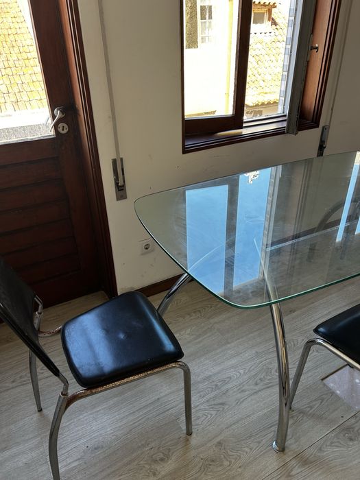 Mesa em vidro temperado