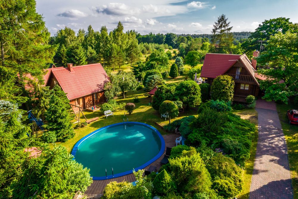 MAZURY Wynajem Noclegi Domki z Basenem nad Jeziorem Balia Jacuzzi