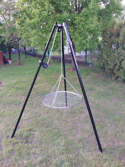 Trójnóg z rusztem kwasoodpornym, gril