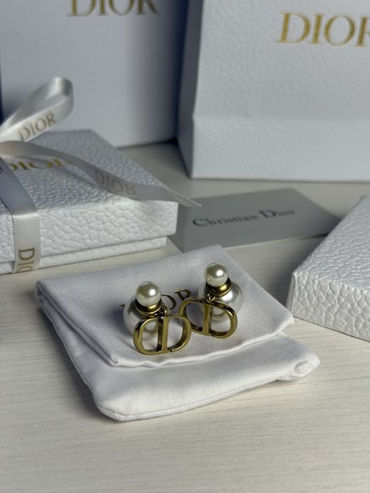 Сережки Dior з жемчугом золоті