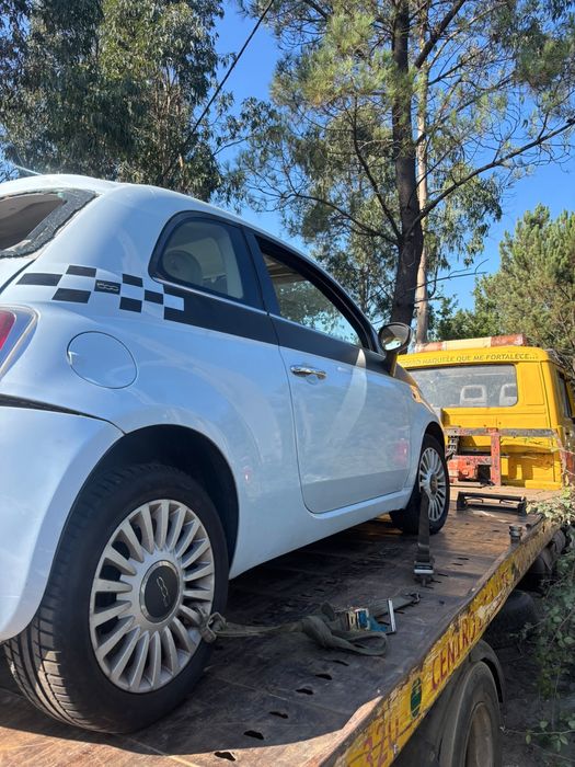 Fiat 500 1.3 Multijet de 2008 – totalmente disponível para venda de peças.