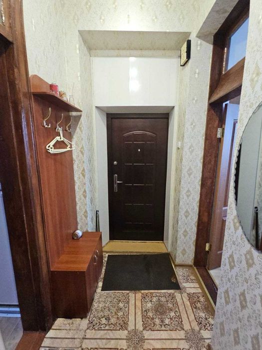 Продам 2-к квартиру (54м2), ремонтом + свое отопление / газ. котел