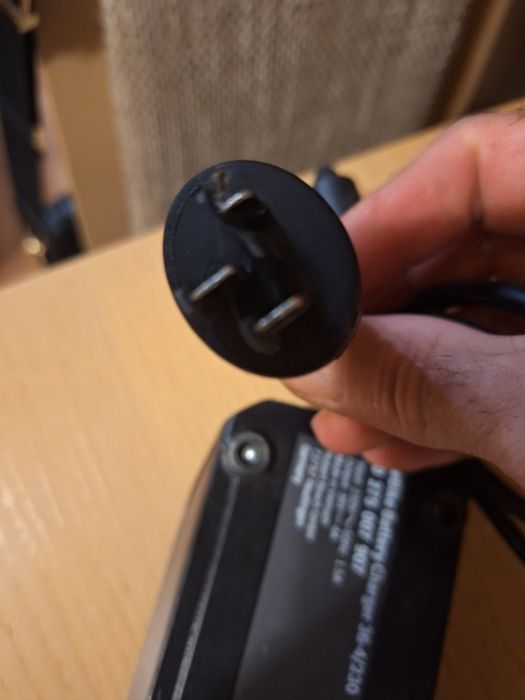 Ladowarka Bosch 4a stan bdb.