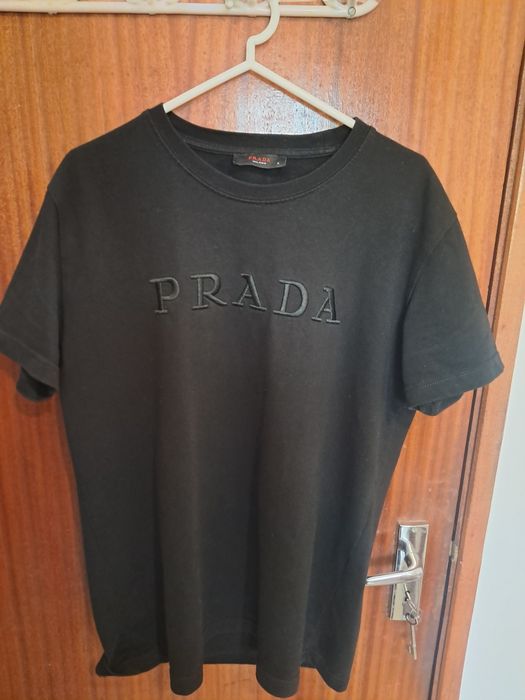 T-Shirt Prada Milano Original – Preta – Tamanho L