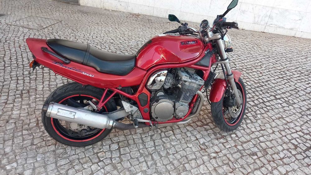 Moto Suzuki Bandit 600, impecável