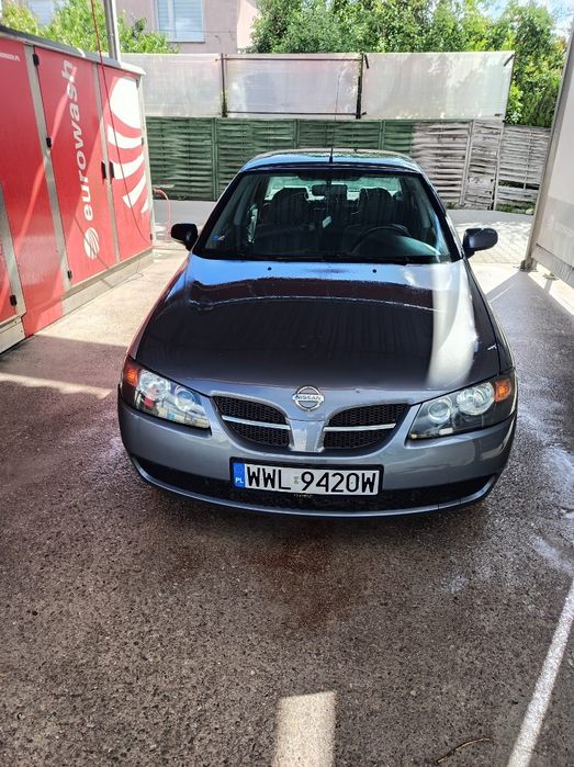 Nissan Almera
