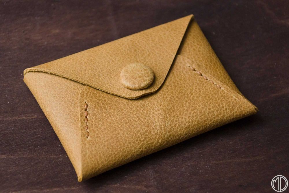 Ręcznie szyty ze skóry card holder, portfel - upcykling