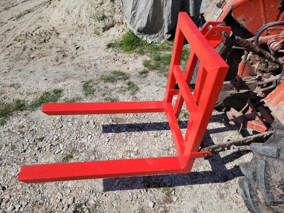 paleciak/widły do palet na tył ciągnika/ na podnośnik/ udźwig 1`tona!