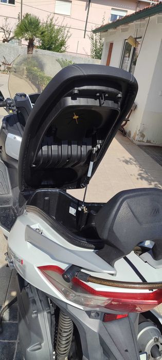 Maxi scooter SYM GTS 125 i