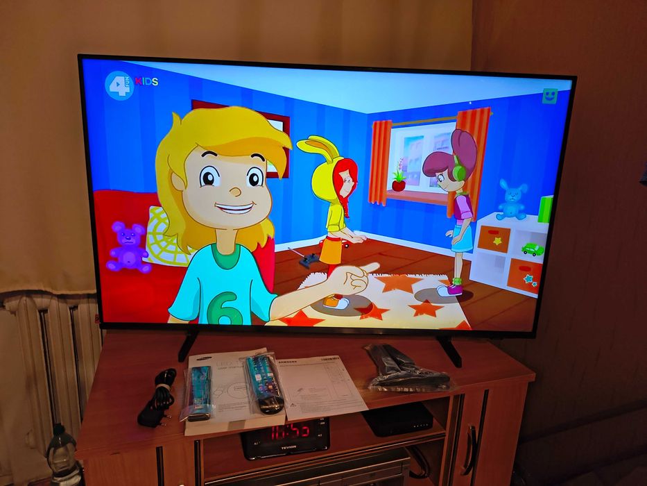 j. NOWY 43 cale Samsung 4K Smart TV Wifi UHD LED DVB-T2 GWARANCJA telewizor UE43U8072FU