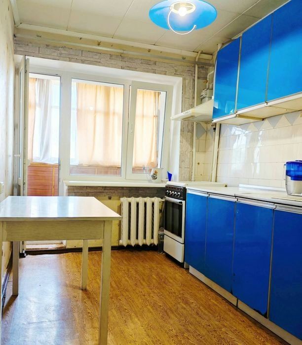 3 кімнатна.Цегляний будинок. 3 поверх. ГАЗ. Кімнати роздільні.2 лоджіі