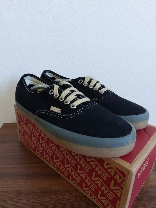 Vans Authentic 40 pretos novos sem etiqueta,  caixa original.