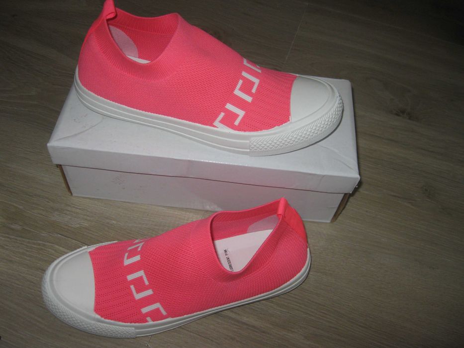 Adidasy wsuwane rozmiar 39 nowe