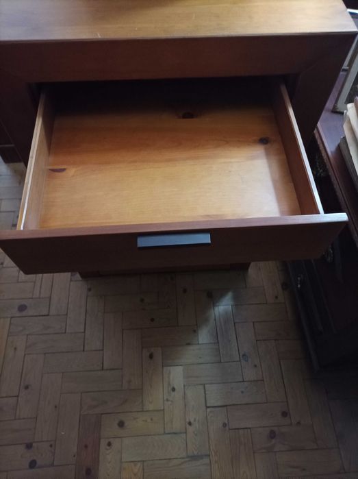 Cama e mesinhas de cabeceira Cerne em cerejeira