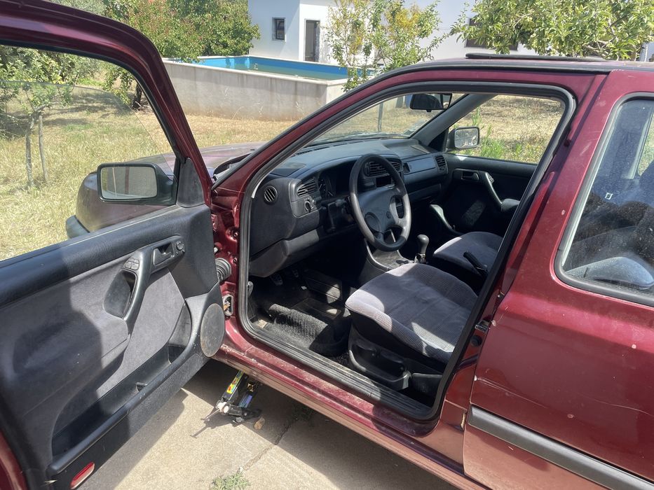 Volkswagen Vento 1.4 Gasolina – Teto Solar – Oportunidade para Projeto ou Uso Diário