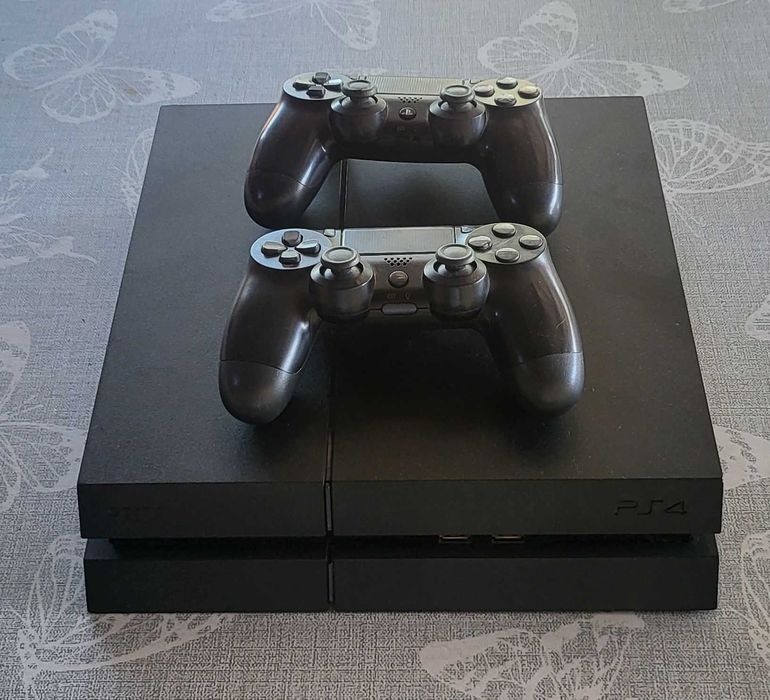 Konsola Ps4 1 TB +Pad