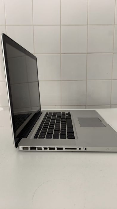 Macbook Pro 15” i7 Quad-core 16gb RAM