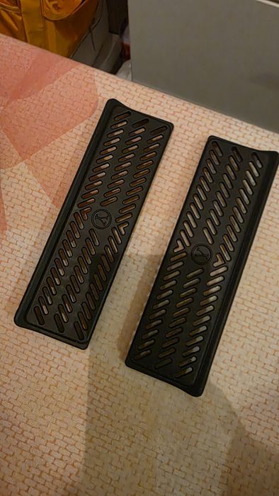 Tesla model Y akcesoria plus dysk 500gb