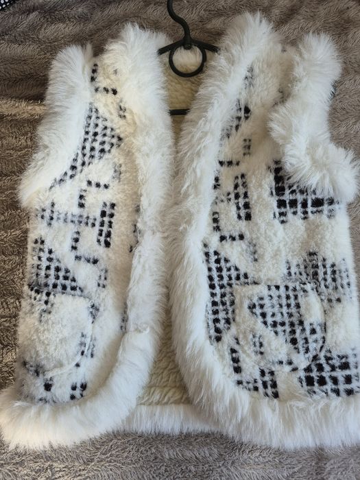 Жилетка на дівчинку