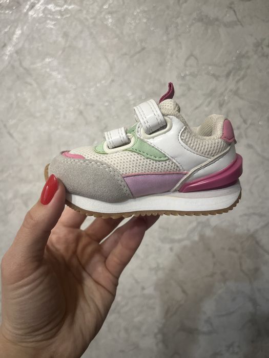 Кросівки для дівчинки нові primark 19 розмір