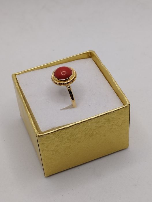 Złoty pierścionek koral, złoto 585 rozmiar 15