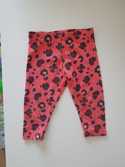 Leginsy w panterkę