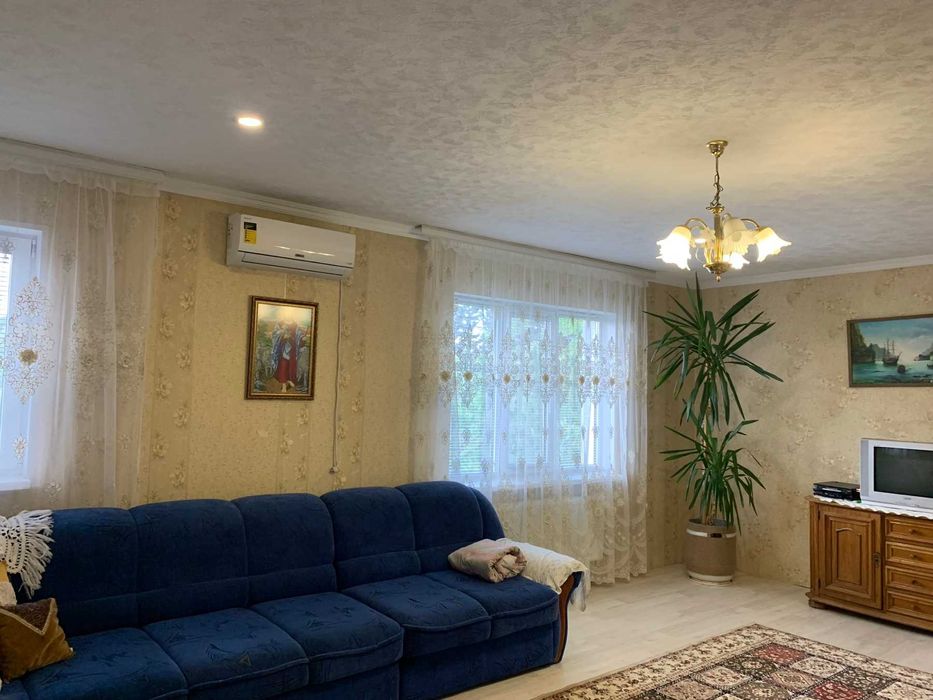 Продам хороший дом для большой дружной семьи  метро Киевская