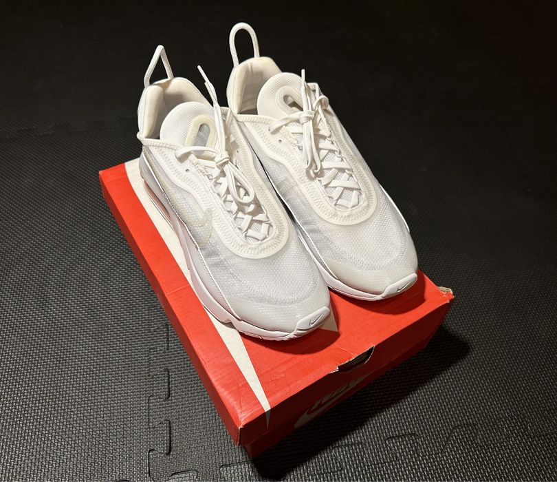 Nike Air Max 2090 EUR 42.5 / UK9 Tripple White