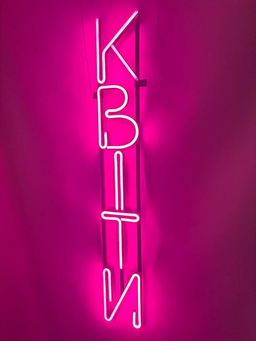 Неонова вивіска "Квіти вертикальна" рожева, 1000*135 мм, світлодіодна