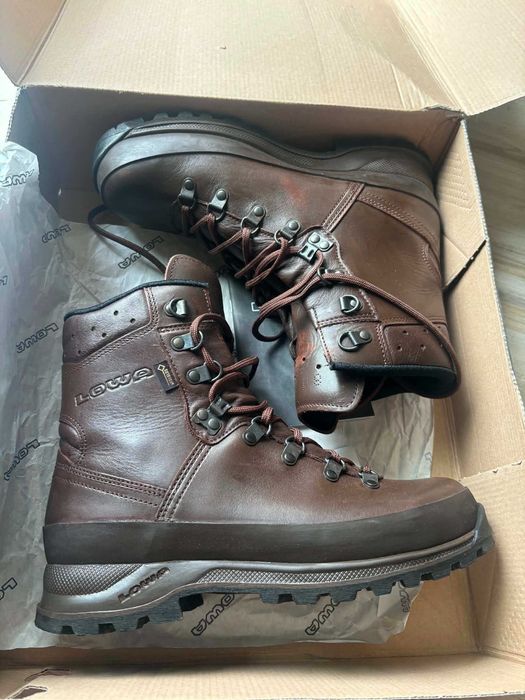 LOWA Mountain boot GTX PT