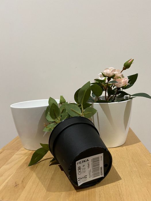 Conjunto 2 vasos com rosas artificiais