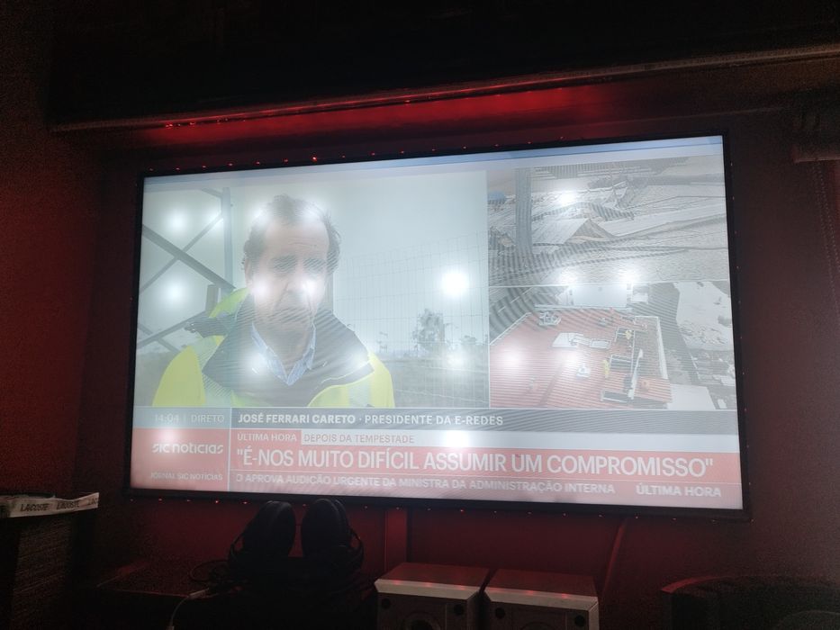 TV 42" Samsung com avaria