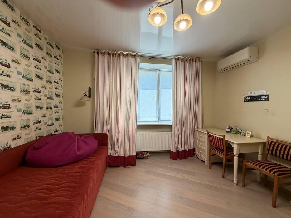 Продам 3-к квартиру з ремонтом, 100 кв.м, на Черемхах (3-247-325)