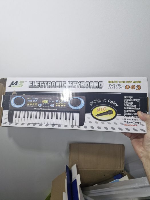 Nowy keyboard z mikrofonem polecam