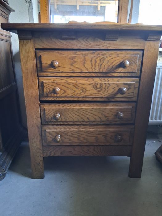 Комоди буфет сервант вітрина шафа тумбочки Бельгія