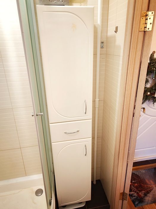 Шафа-пенал в душову 175х35х32, в ванну в чудовому стані