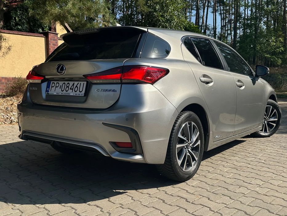 Lexus CT Nawi Alcantara Ledy Xenon Alu PEŁNY SERWIS