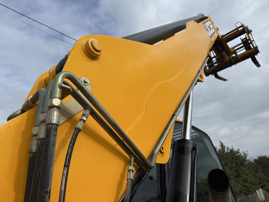 JCB 540-140 телескопічний навантажувач
