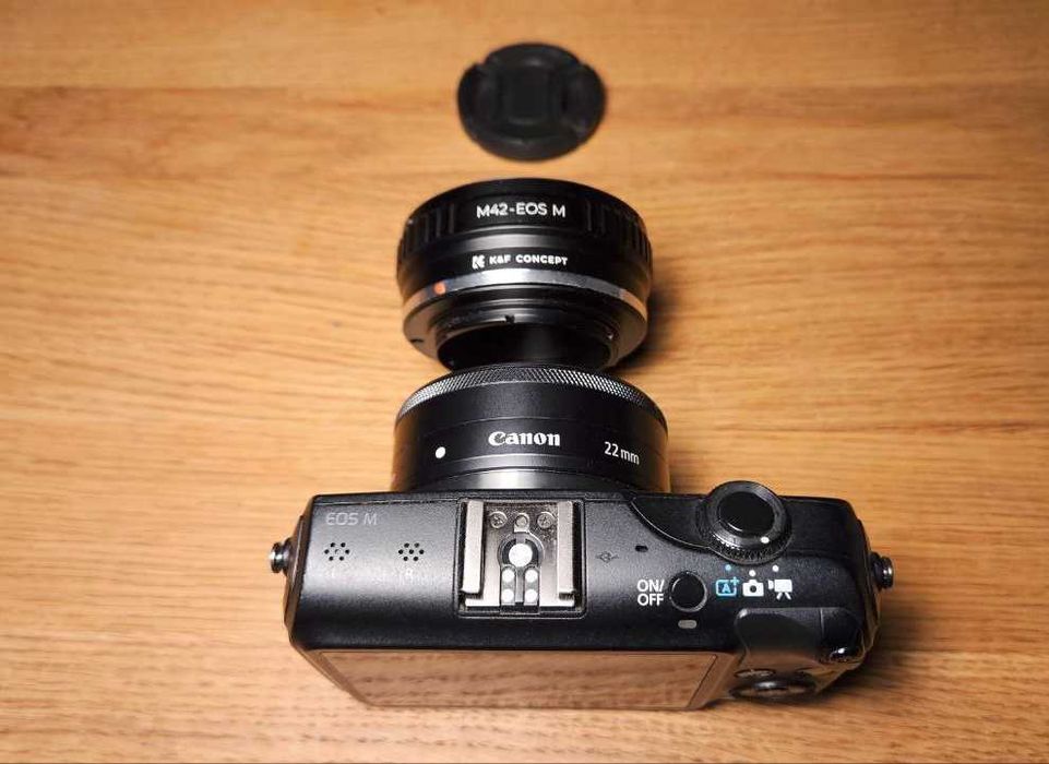 Aparat Canon EOS M