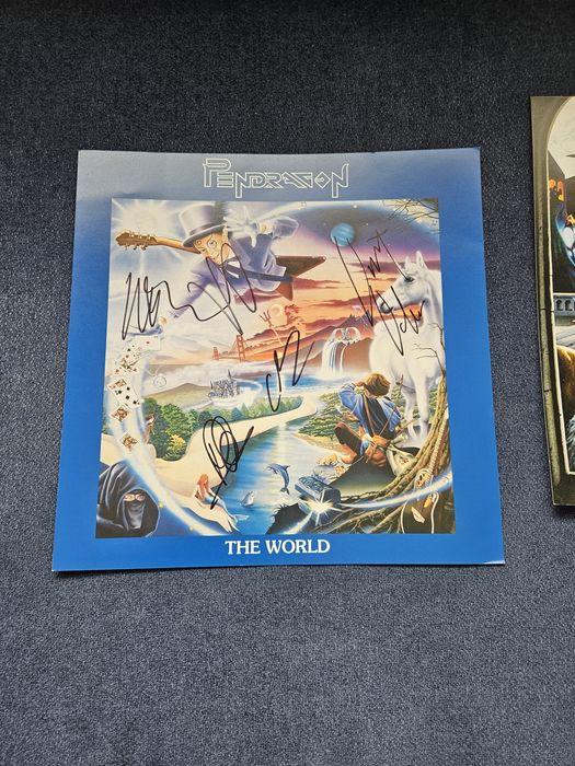 Plakaty pendragon z autografami
