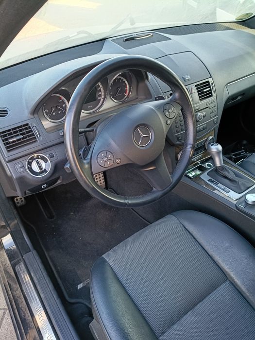 Mercedes w 204 pakiet AMG siedzenia tapicerka.