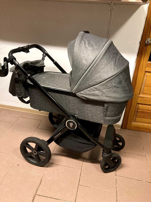 Wózek VENICCI Tinum Upline 2w1 / 3w1 / 4w1 z bazą Isofix