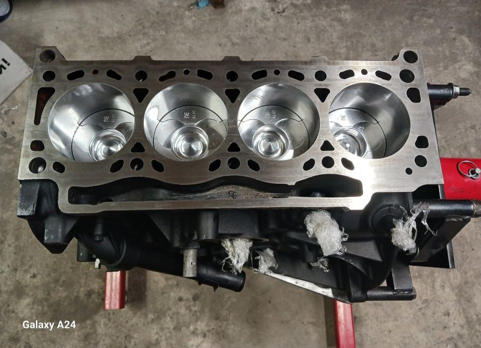 Двигун відкапіталений.1.9 дизель. Трафік,Віваро,Лагуна,Сценік Меган.