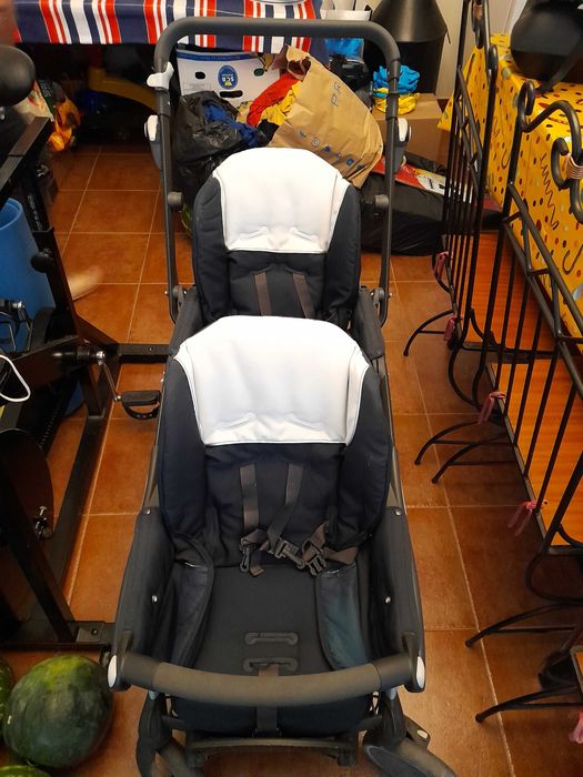 Carrinho de bebé para gémeos
